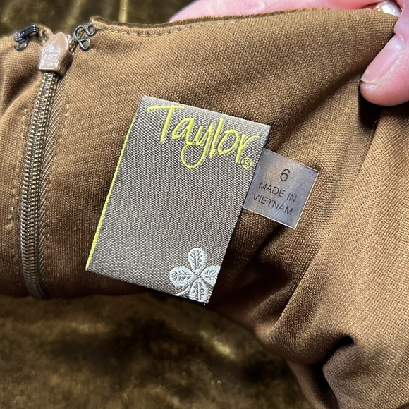 Taylor Sleeveless Cami Cowl Neck Solid Velvet Midi Length Dress Size 6 - Picture 11 of 13